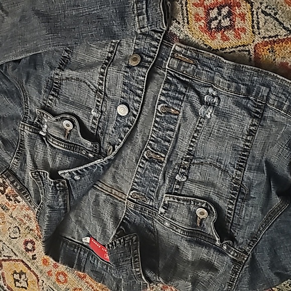 Cropped denim jacket size Medium - Picture 3 of 4